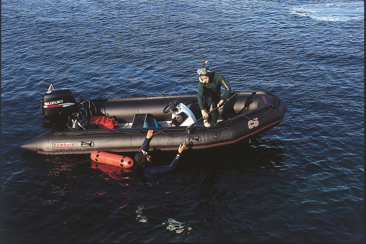 Bombard Commando C5 rubberboot met aluminium vlonderdelen en deelbare houten kiel
