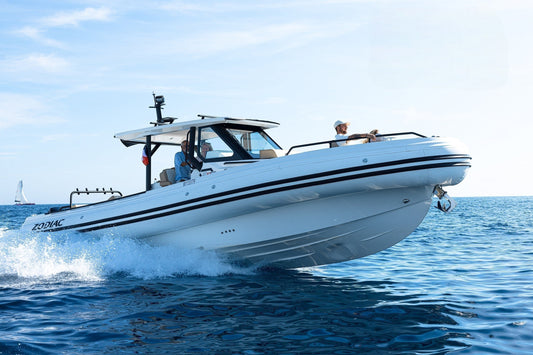 Zodiac X10CC in actie op open zee